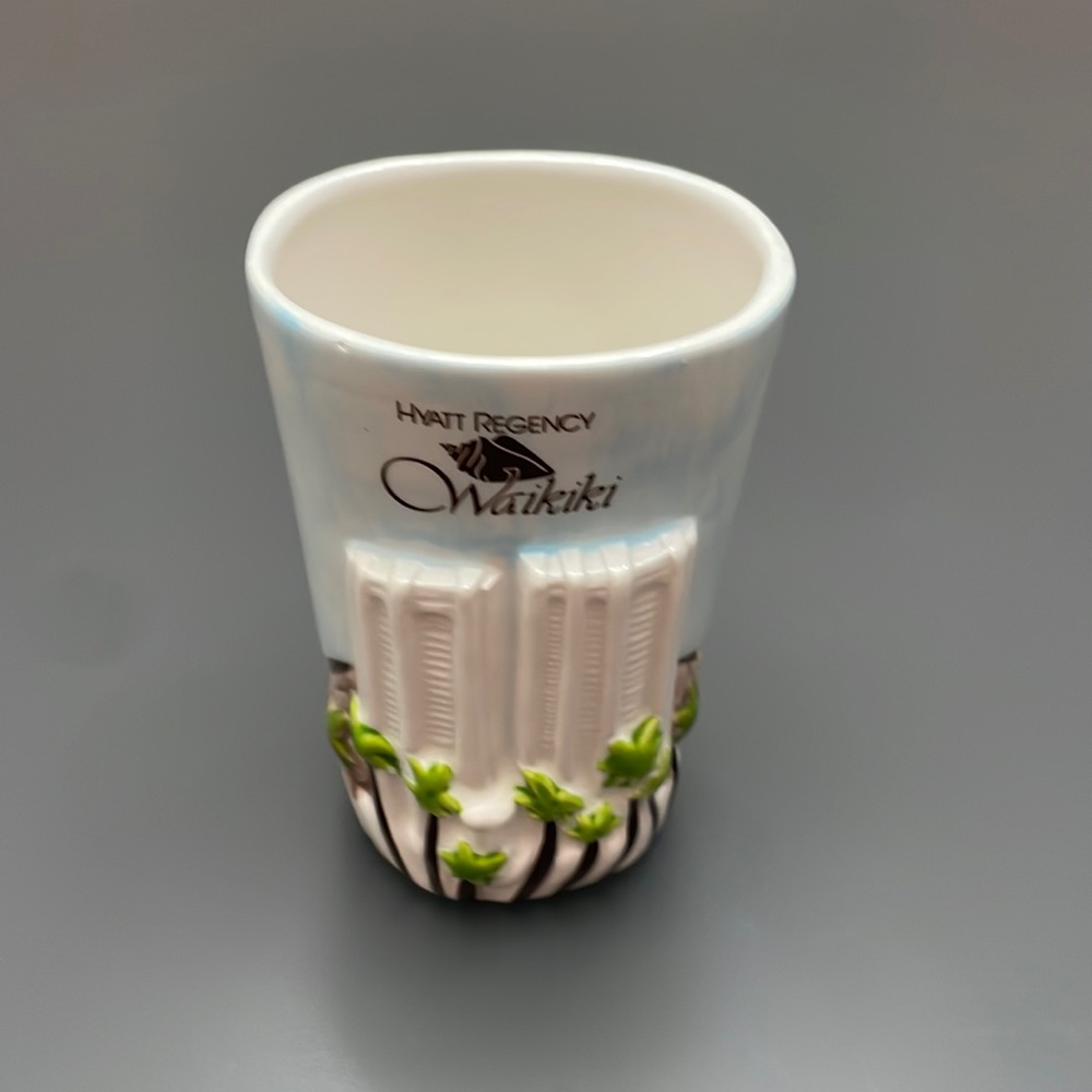 Vintage Hyatt Regency Waikiki Ceramic 3-D Tiki Mug Vase 5.5” Tall Aloha Hawaii